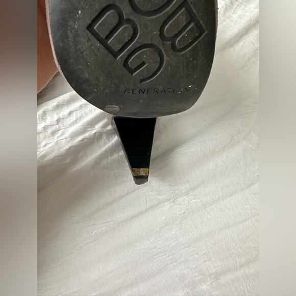 BCBG Gray Leather Boots 10 Adjustable Calf
Thigh High - Picture 9 of 10